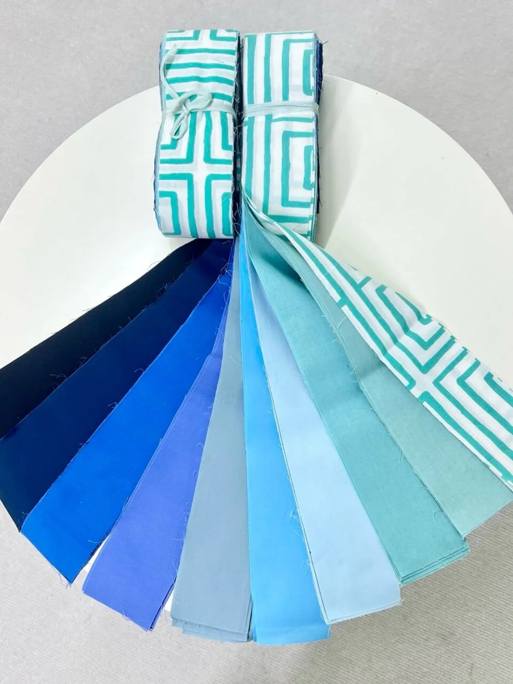 2.5x44” Greek Key Tide Jelly Roll cotton fabric quilt binding strips 42 pcs